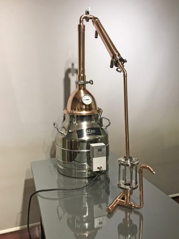 AF-20L distillation system alternate view